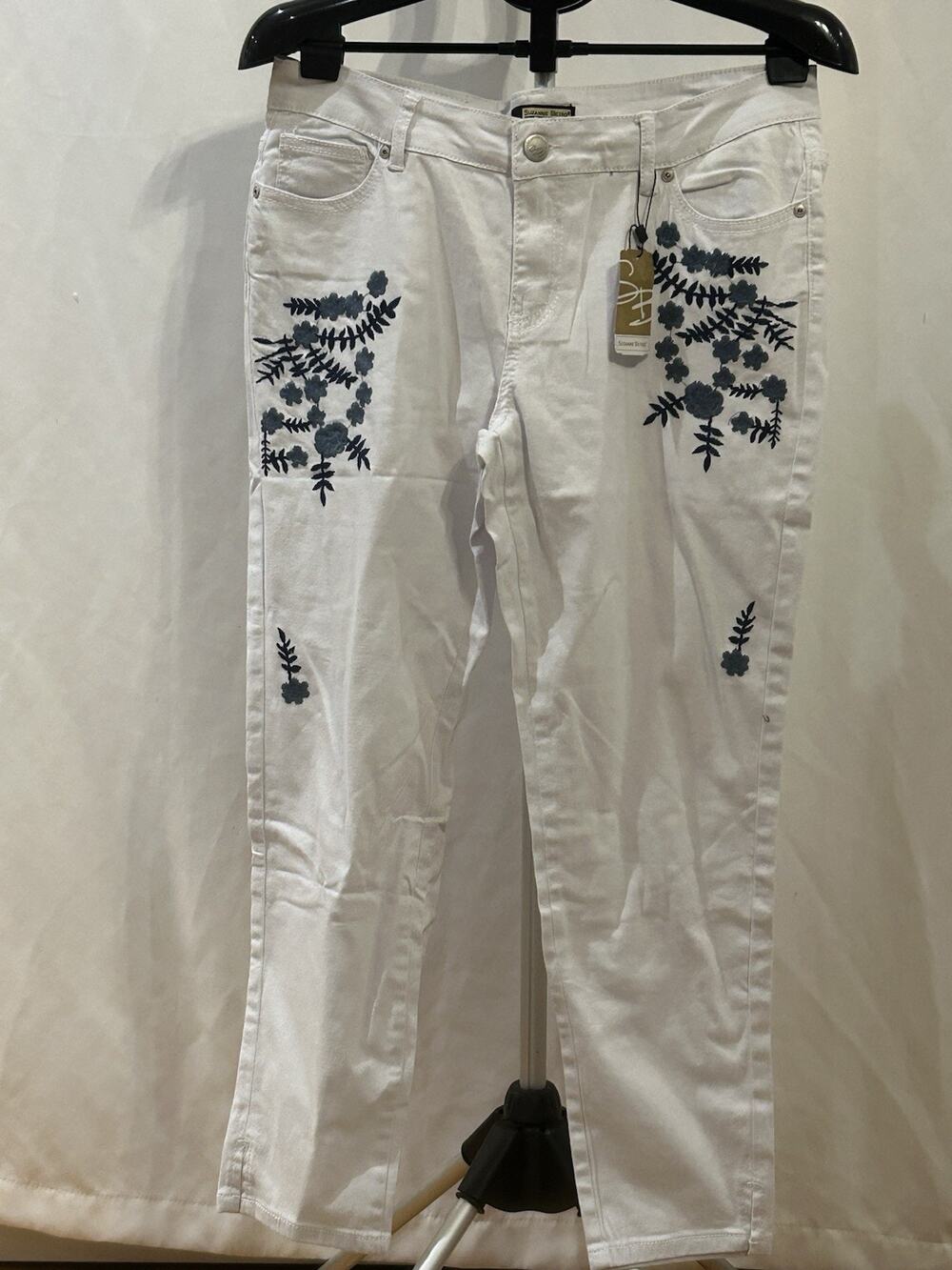 NWT Suzanne Betro Denim White Embroidered Skinny Cropped Jeans Women's size 14 - Picture 1 of 6